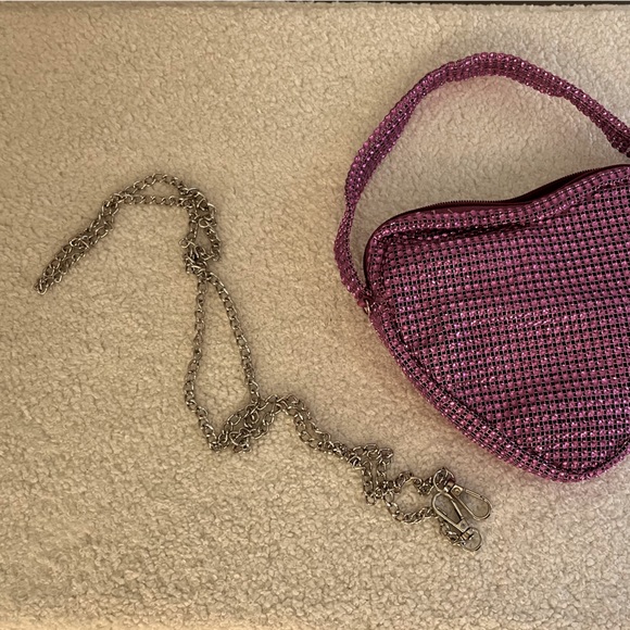 Pink heart shaped bag - Picture 4 of 6